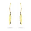 Rose Soleil - Shop online - orecchini da donna - orecchini a cerchio placcati oro con piuma dorata e chiusura a baionetta - Plume