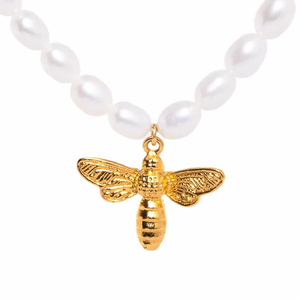 Rose Soleil - Shop online - collane da donna - collana con perle di fiume - collana con pendente a forma di ape - Anna