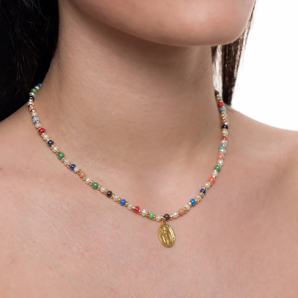 Rose Soleil - Shop online - collane da donna - collana placcata oro - collana da donna con pendente dorato - collana con perle di fiume e perline di vetro - Elisa