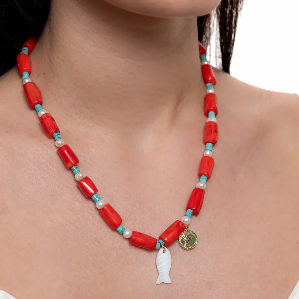 Rose Soleil - Shop online - collane da donna - collana placcata oro - collana realizzata a mano con corallo e ciondoli - Gloria